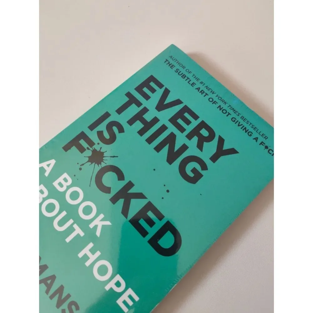 無関心の微妙な芸術 / すべてがクソだ マーク・マンソン著 自己管理 ストレス解消本