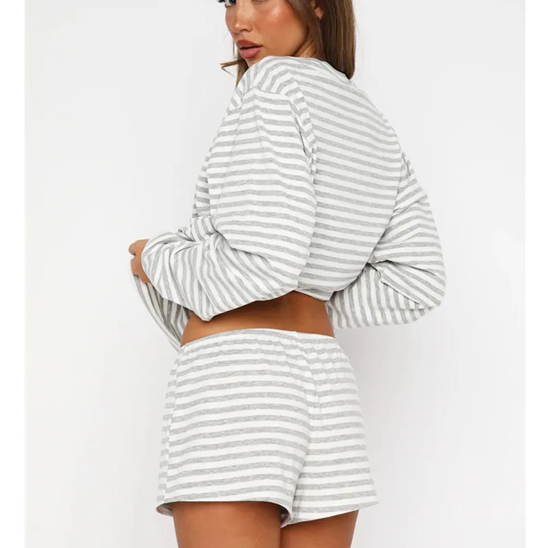 

Женский осенний комплект для отдыха: топы с длинными рукавами и круглым вырезом с принтом в полоску и шорты, удобная повседневная одежда