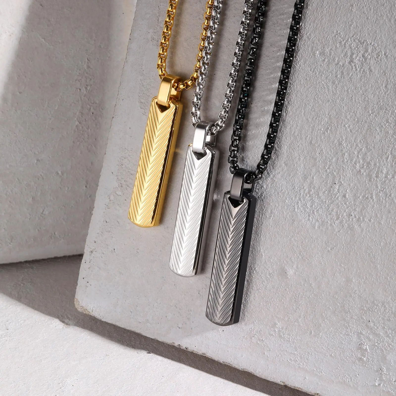 Vertikale Herren-Anhänger-Halsketten, Prägung, Strahlung, Sunburst, Edelstahl, lange Stahalsbänder, männlicher Schmuck, Geschenke für Ihn, BBF – Detail 7