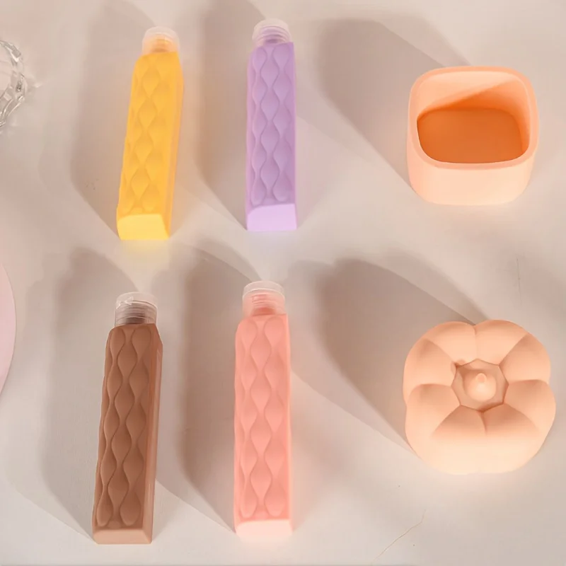 4 in 1 Travel Bottles Silicone Travel Containers BPA Free Leak Proof Refillable Bottle Set for Shampoo Conditioner Lotion