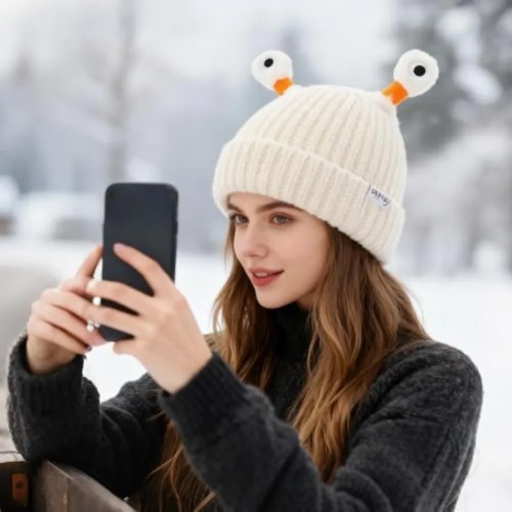 جديد مع عيون محبوك قبعة صغيرة ارتداء مقاومة بلون LED متوهجة قبعة دافئة متماسكة قبعة هدايا عيد الميلاد