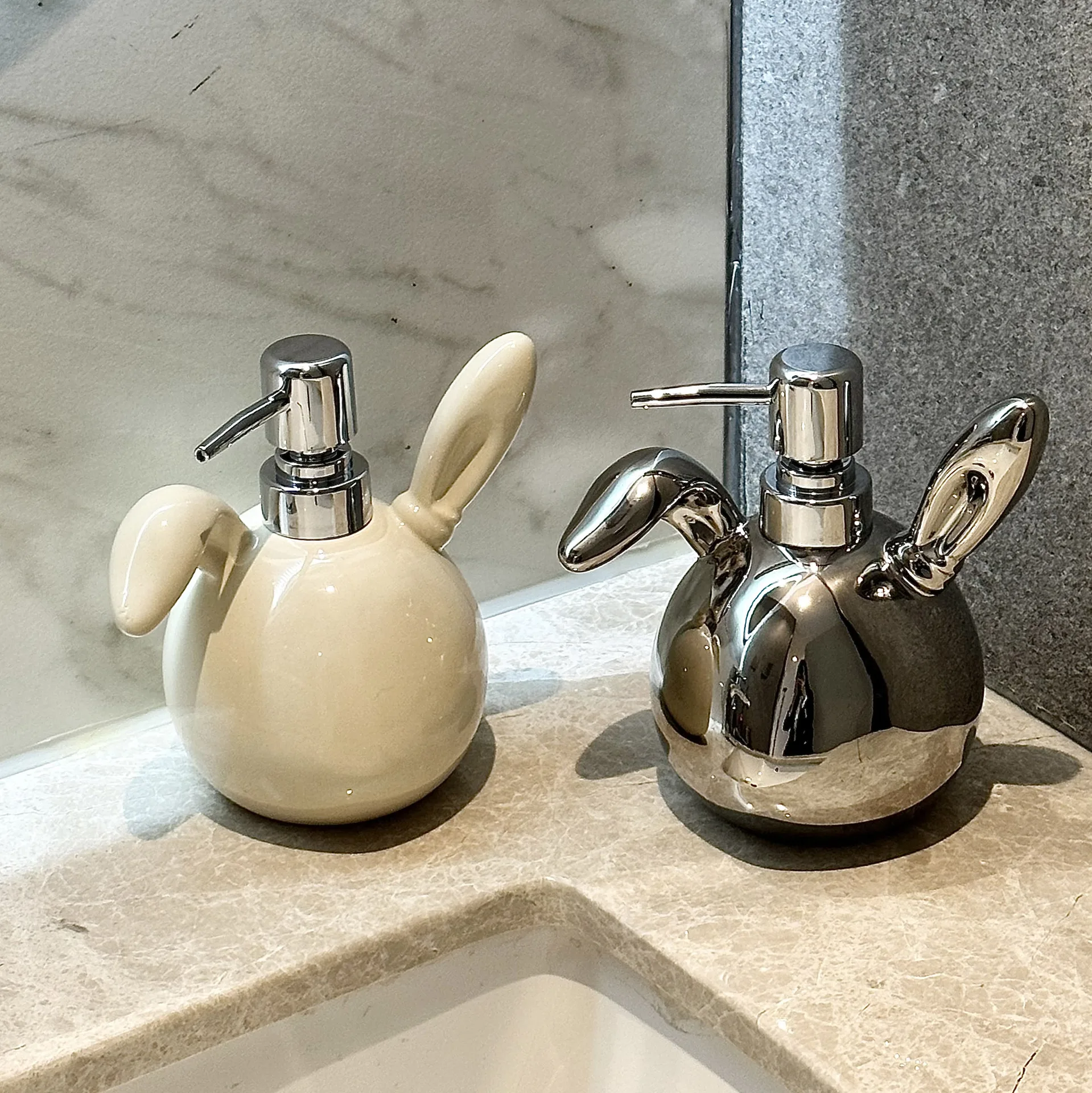 Creative Rabbit Shaped Ceramic Lotion Bottle Soap Box Household Shower Gel Bottle Shampoo Bottle Cartoon Bathroom Accessories