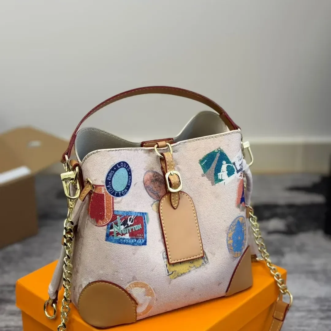 

2025 New Designer bag Fashion print high quality Artwork bucket bag hand bill shoulder crossbody bag for women
