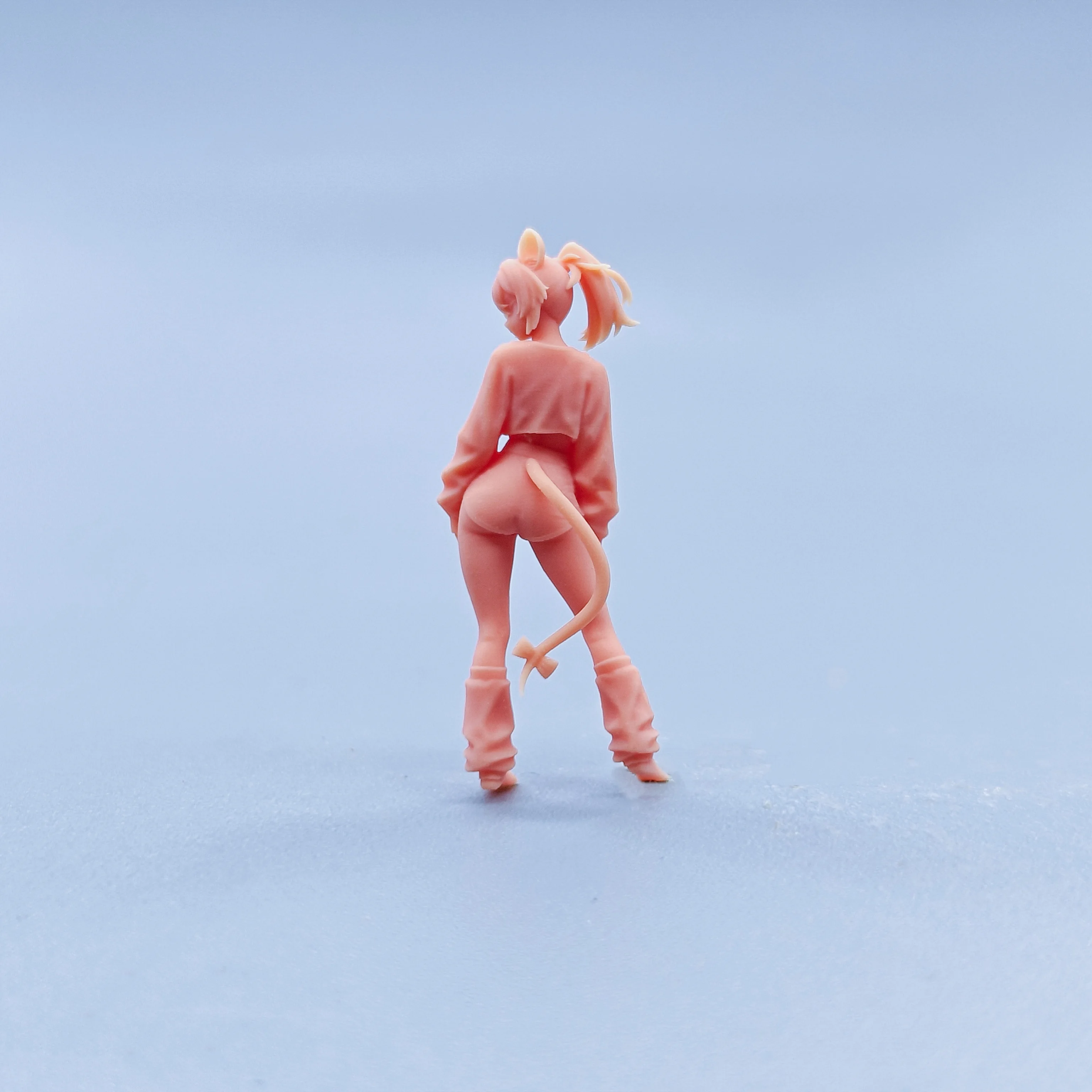 1/64 1/43 Figurine Modello in Scala Resina Mouse Orecchie Ragazza Miniature Non Colorate Diorama Dipinto a Mano D633