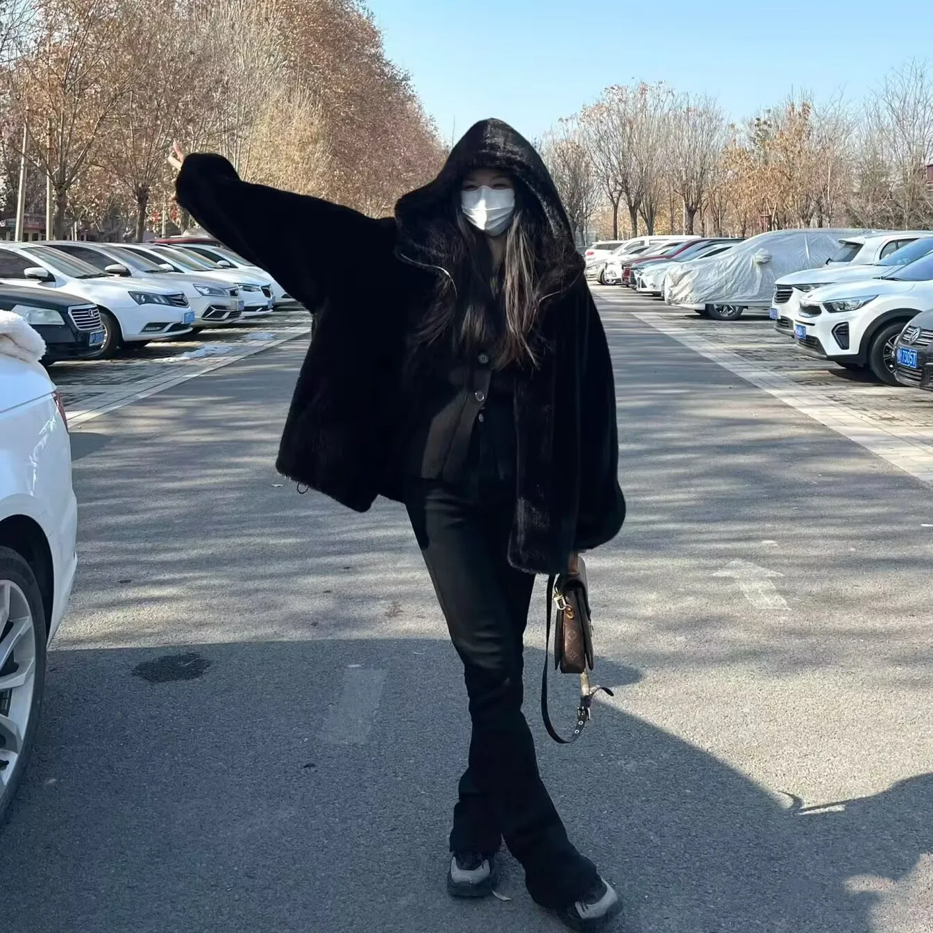 Abrigo de piel de algodón de longitud media para mujer, Jaet de piel sintética holgado y cálido para invierno con capucha, ropa de algodón cálida para toda la piel