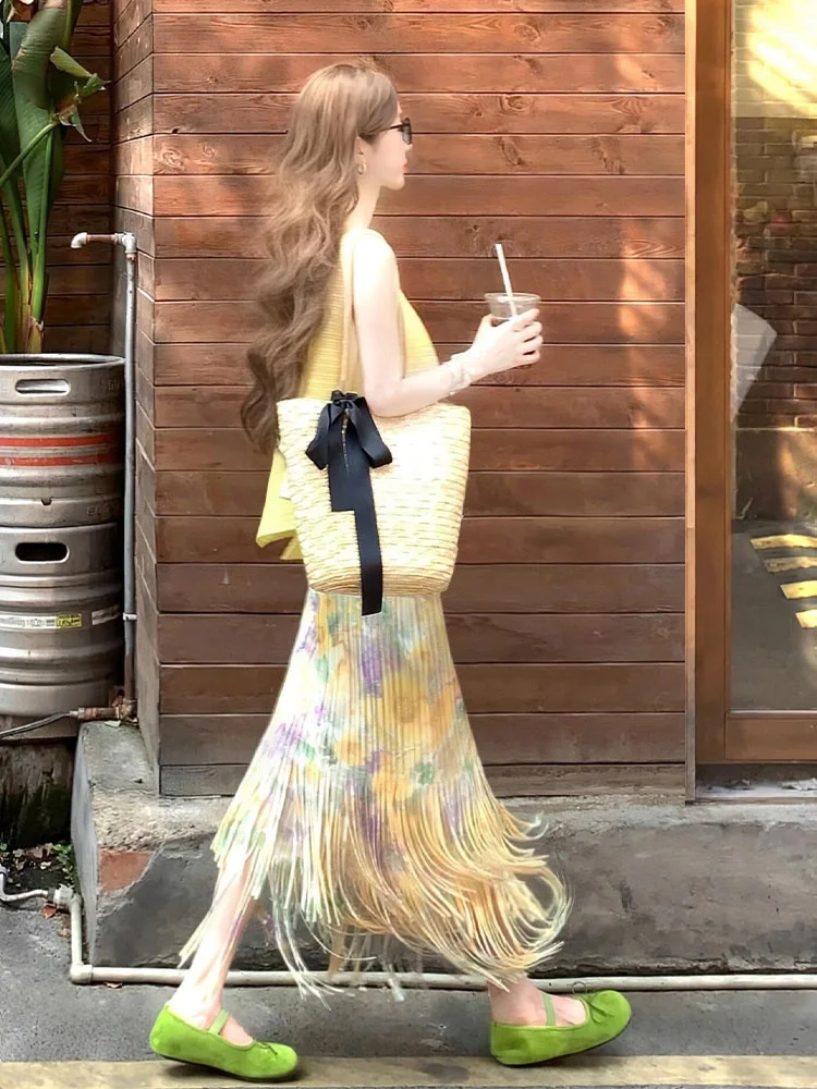 Summer Fluorescent Yellow Top And Half Skirt Tassel Trim Set Women's Fashion Ensemble Tea Break Floral Print Pleated Skirt