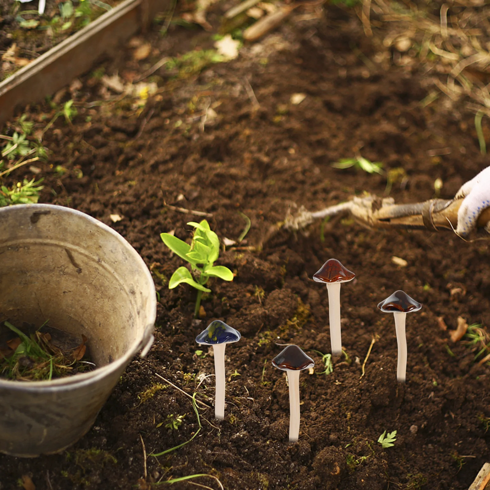 

4Pcs Pottery Mushroom Set Natural Look Ceramic Mushroom Stakes for Garden Decorative Stakes Flower Pots Yard Lawn Indoor