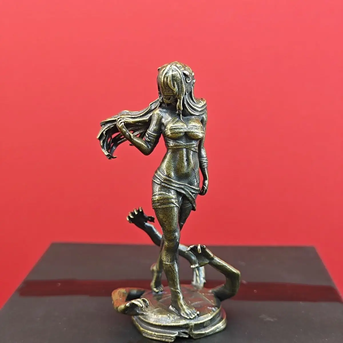 ​​6.2cm/2.44inch Brass Anime Girl Statue - Elegant Pose Mini Figurine for Desktop and PC Case Decor, Collectible Ornament​​