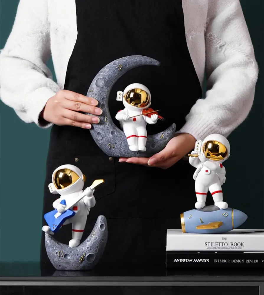 Figurine Home Decor Resin Astronaut Statue Collectible Spaceman Sculpture Decorative Music Ornament for Desktop Bookshelf Office