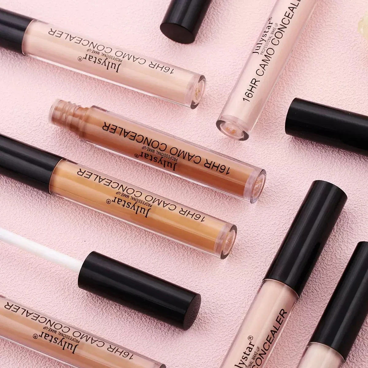 Alles-in-één 6-kleuren concealer Verbergt donkere kringen en sproeten Hydrateert en controleert olie Hecht goed zonder rillen