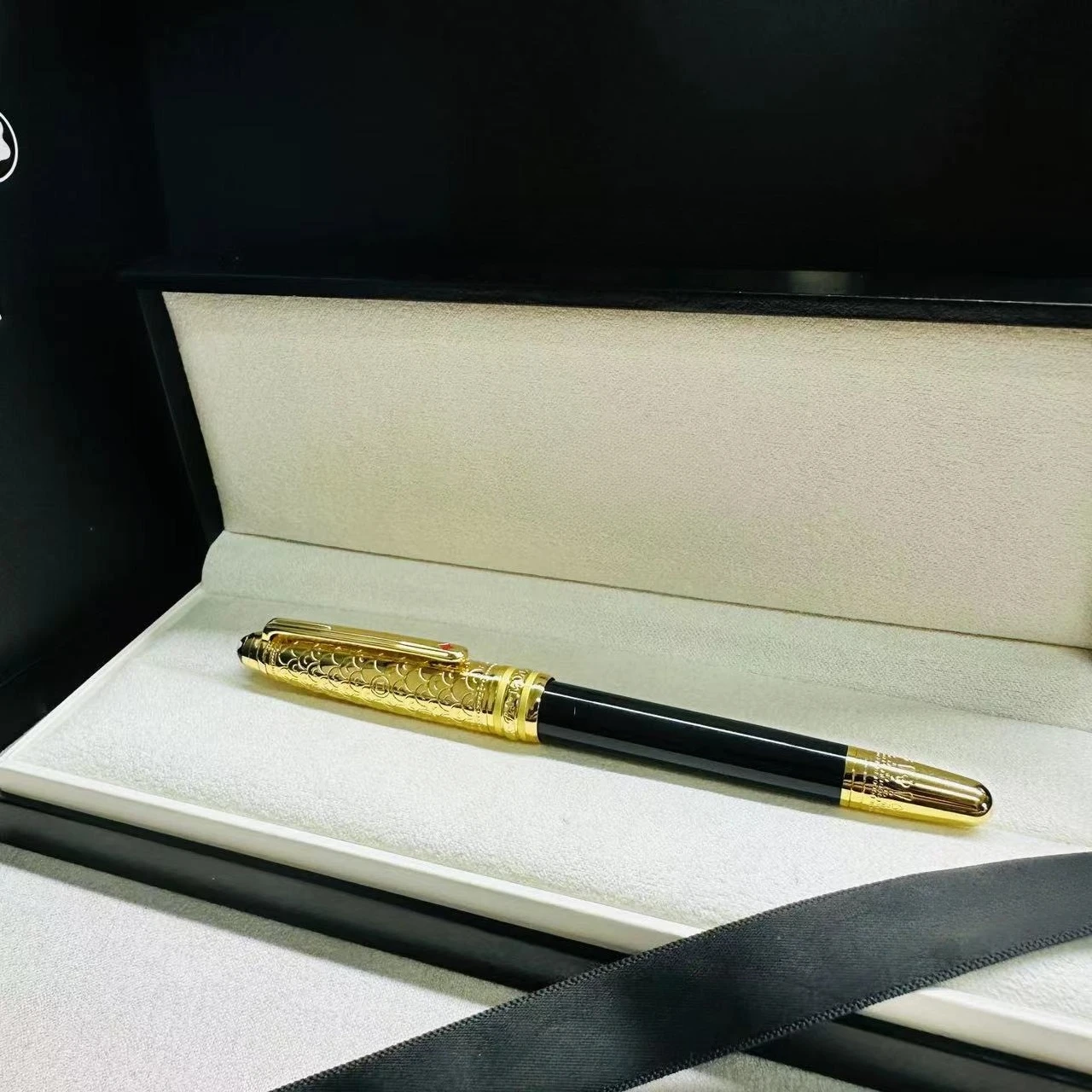 

New Fountain Pens Luxury Classic Simple Lowkey Smooth Writing Portable Signature Pen for Business Office Gift Giving