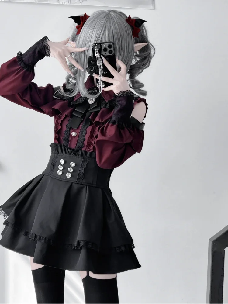 2025 النمط الياباني تنورة قصيرة مجموعة القوطية كشكش التنانير الصغيرة مثير الدانتيل قبالة الكتف لوليتا قميص ثوب Faldas Y2k البدلة الجمالية