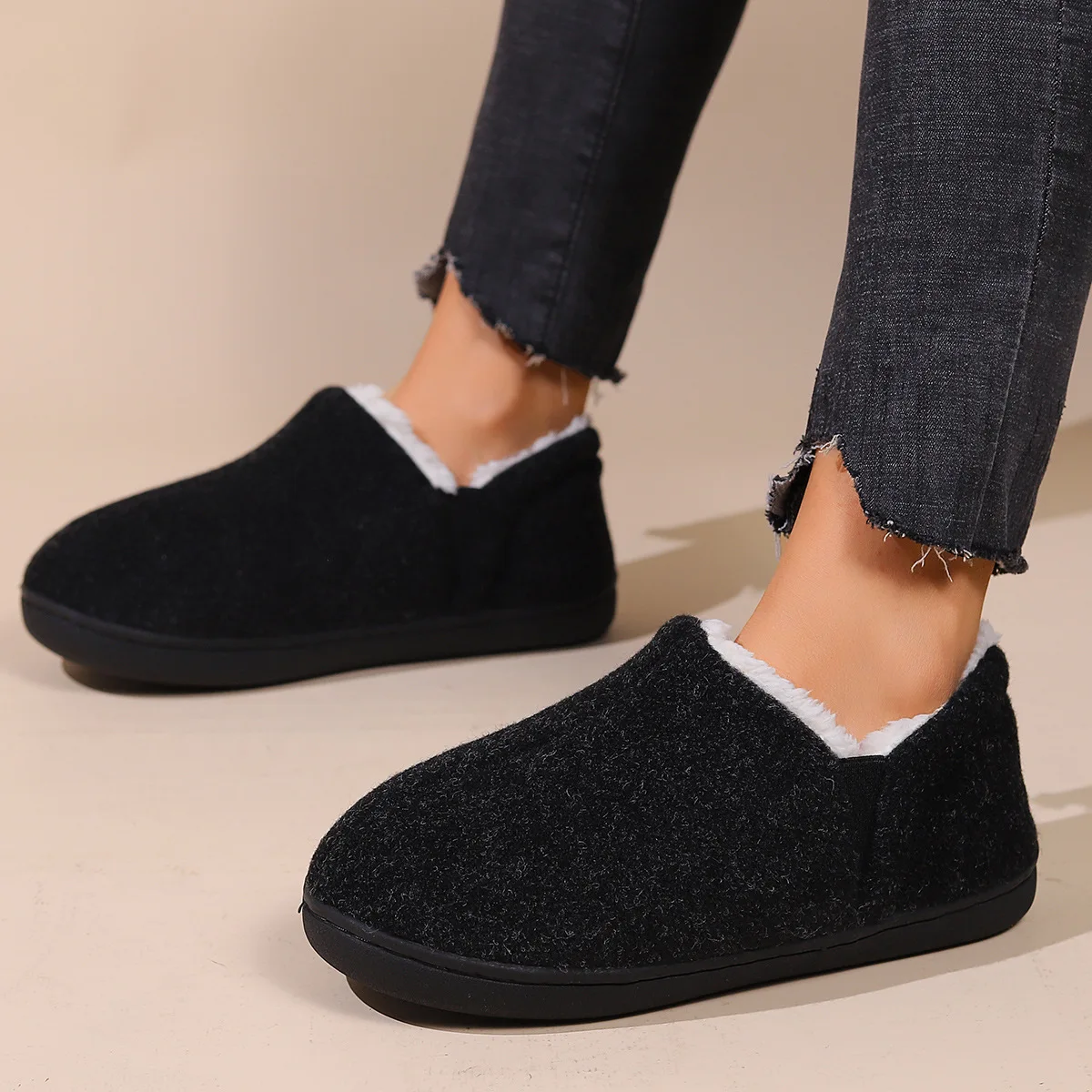 Comwarm: Warme, kurze Plüsch-Hausschuhe für Damen, mit flauschigem Innenfutter, ideal für den Innenbereich, bequeme, weiche Sohle, modische Schlafzimmer-Hausschuhe. – Detail 9