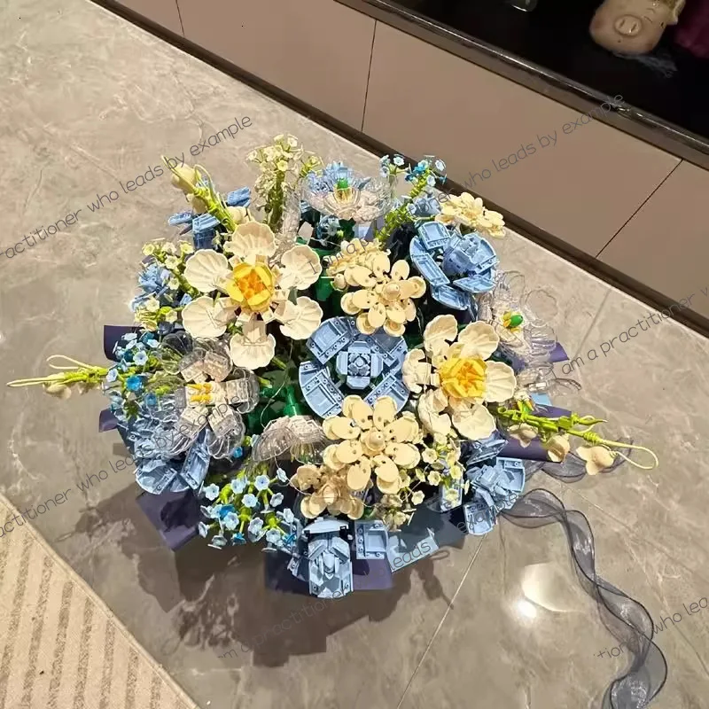 

The whole set of rose building block eternal bouquet set gift birthday girl handmade assembly girl girlfriend high value