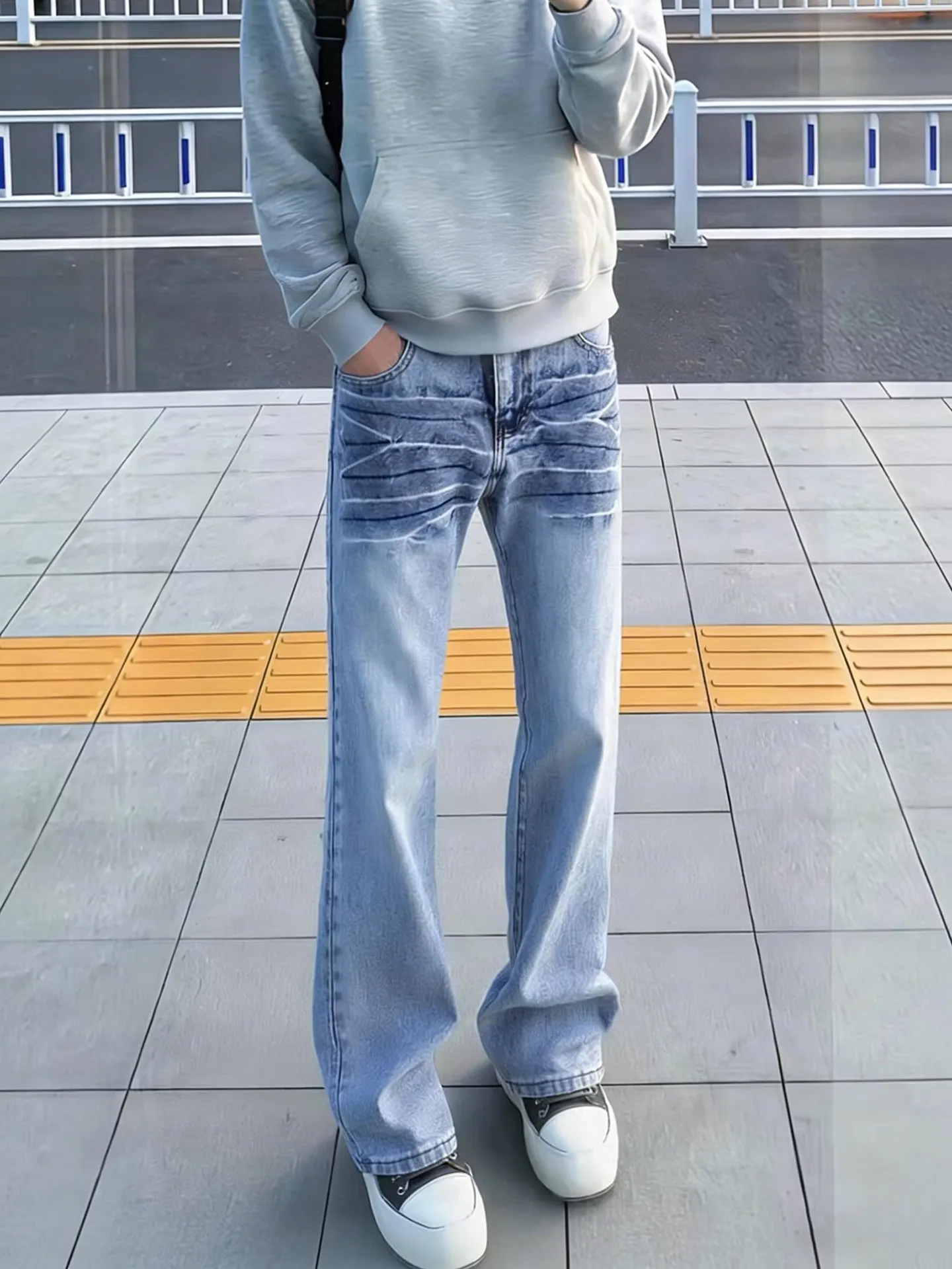 

Light Blue American Lightning Pattern Jeans Men's Spring High Street Vibe Slim Fit Knife Flared Pants Straight Tube Jeans
