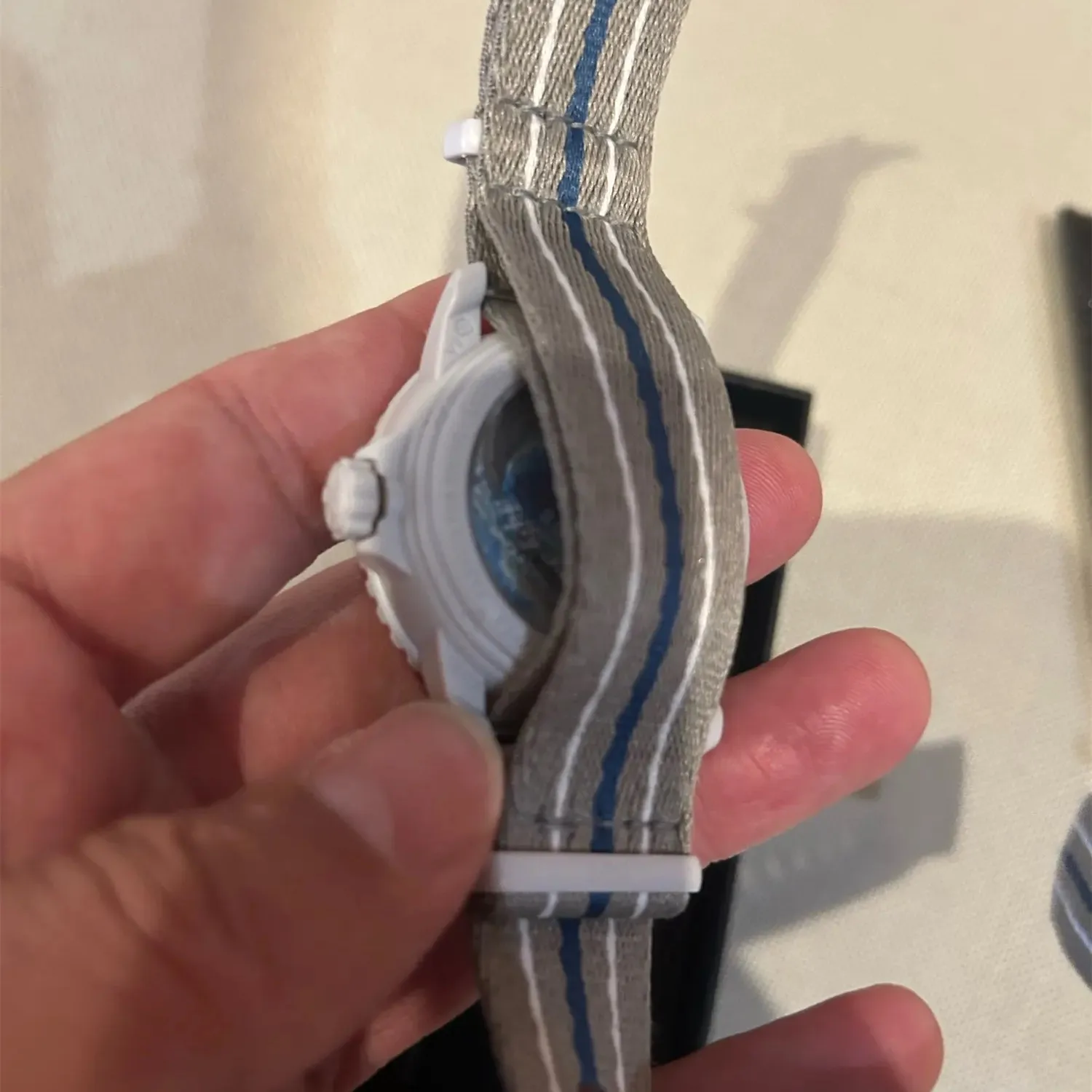 2025 فاخر أضيق الحدود الرجال ساعة يد رياضية موضة ساعة رجالي حزام نايلون ريترو التناظرية ساعات كوارتز تاريخ Reloj Hombre A +