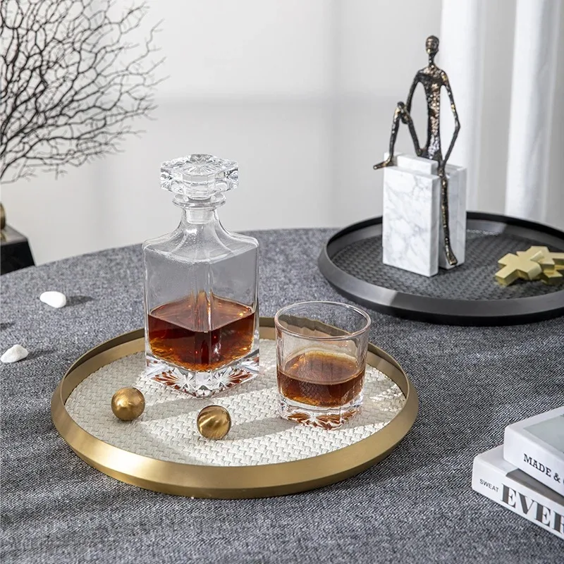 

Luxury Leather Round Tray, Modern Geometric Decorative Dish, Durable Water-Resistant Desktop Holder for Jewelry, Keys，Home Decor