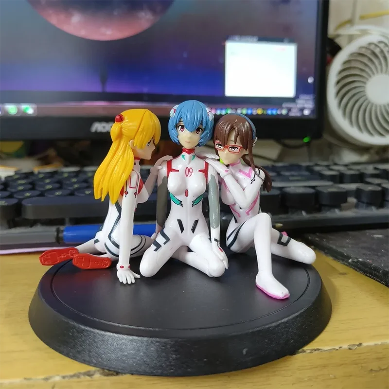 

NEON GENESIS EVANGELION Shikinami Asuka Rangure Ayanami Rei Mari Makinami Illustrious Sitting Posture Anime Collection Model Toy