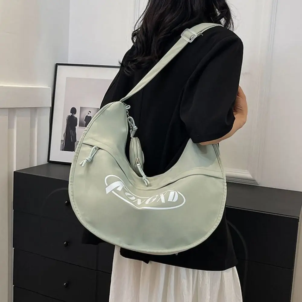 Casual Letter Nylon Crossbody Tas Harajuku Koreaanse Stijl Canvas Schoudertas Grote Capaciteit Effen Kleur Knoedel Tas Dames