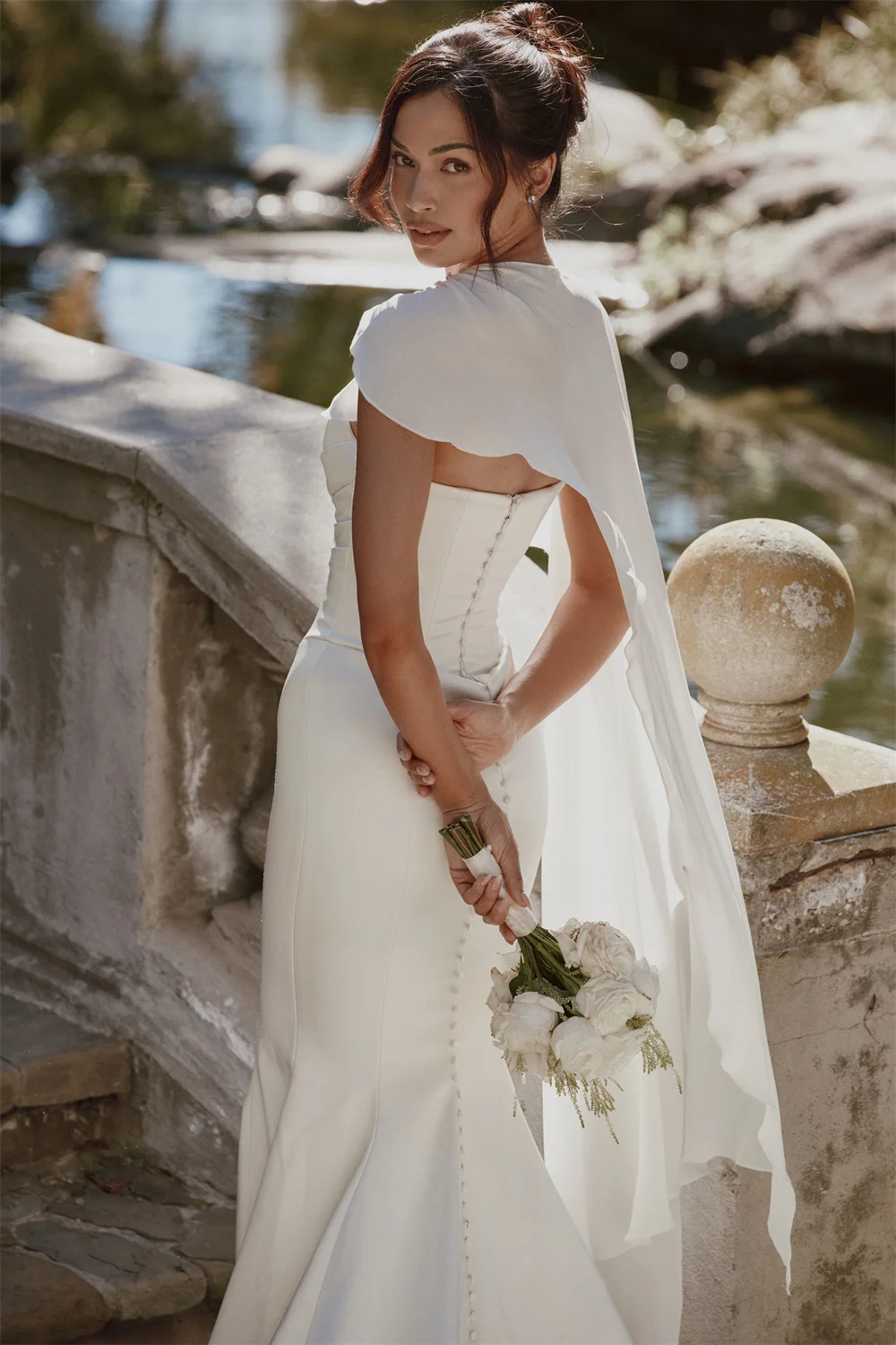 Elegant Mermaid Wedding Dress with Detachable Cape Luxury Bride Gowns Pleated Vestido de Novia Sparkly Trombone Bride Dress 2026