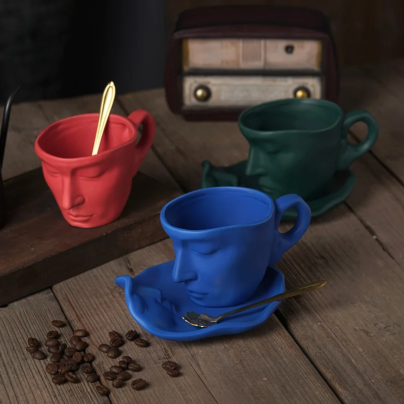 

New Light Luxury Creative Exquisite Art Kiss Ceramic Hanging Ear Hand Brewed Coffee Cup Saucer Send Men and Women Friends