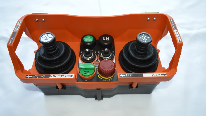 Saga-L40 Turmkran-Fernbedienung, industrieller kabelloser Joystick, Dual-Wippe-Radio, Overhead-Brückenkran-Controller – Detail 3