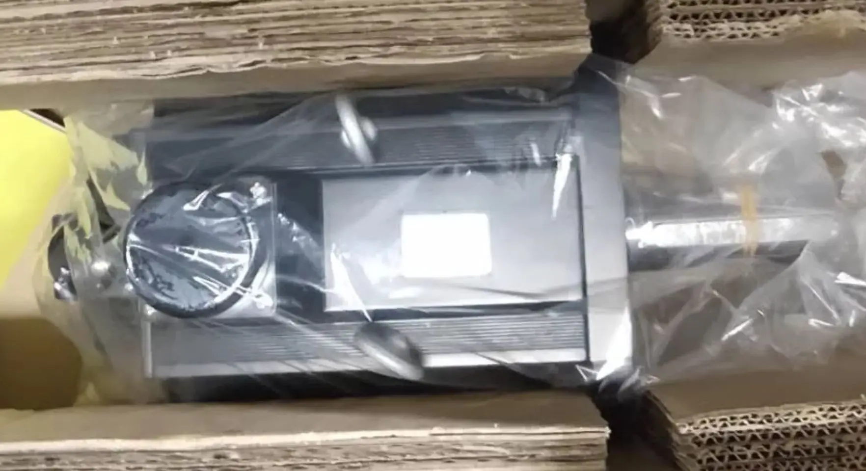 1-year warranty Servo Motor SGMGH-44PCA-TW11 Brand new Fast shipping In Stock，SGMGH 44PCA TW11