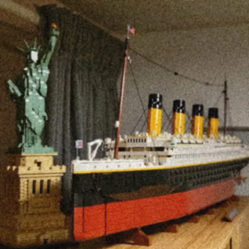 

a9090pcs 2025 Compatible Titanic Large Cruise Boat Ship Steamship Home Decoration Assembly Model For Children Gifts 10294 ,