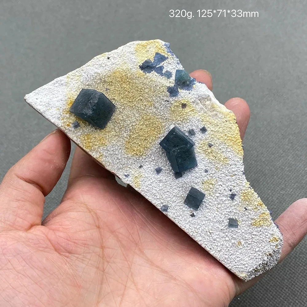 عينة معدنية من الحجر الأصلي التكافلي والكريستال الأزرق الطبيعي بنسبة 100% أصل منغوليا الداخلية الصينية.