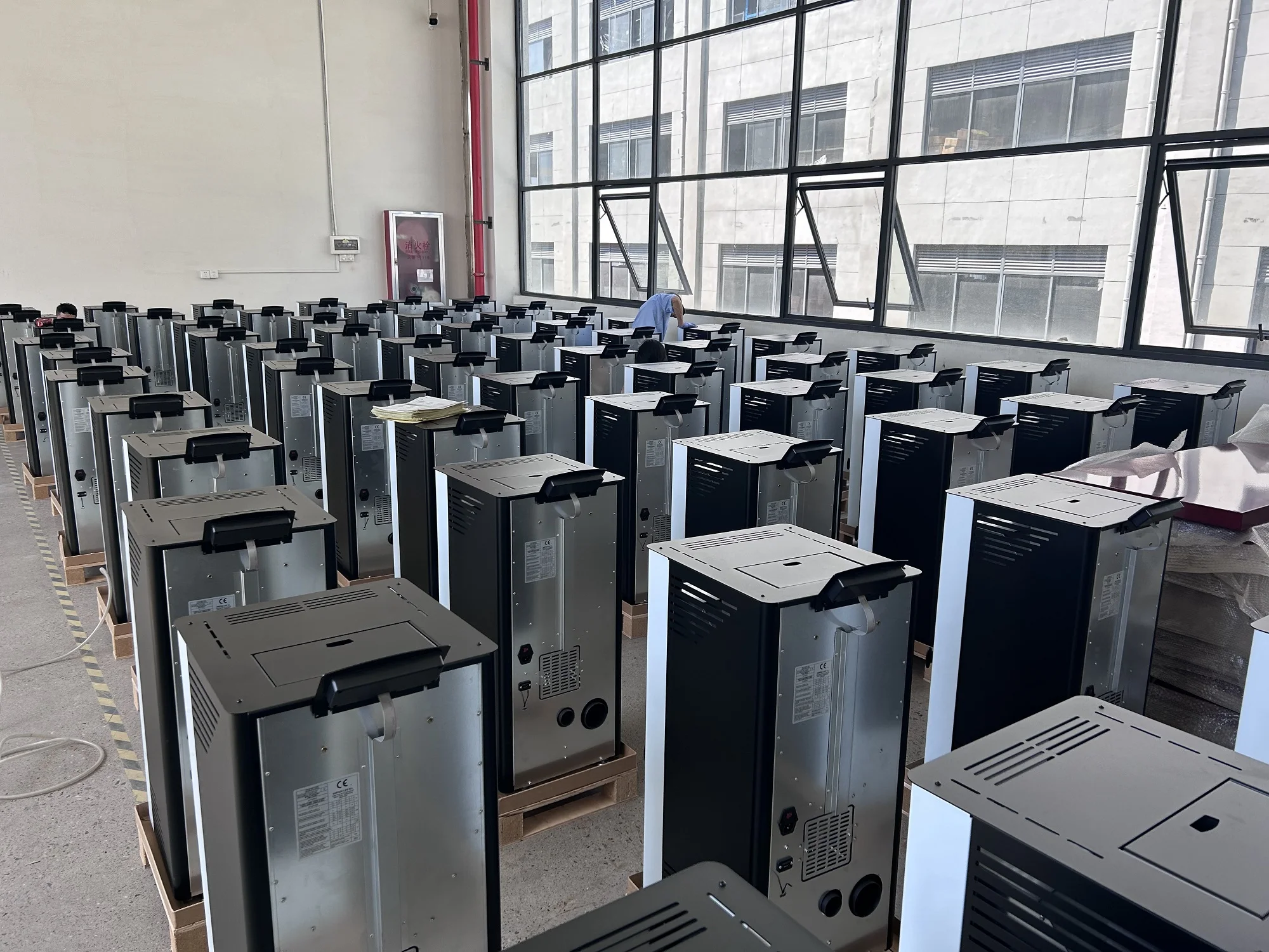 Good Quality KM0602G 6.3KW Freestanding Automatic Pellet Feeding Stove Indoor Room Heating Pellet Stove With CE Certification
