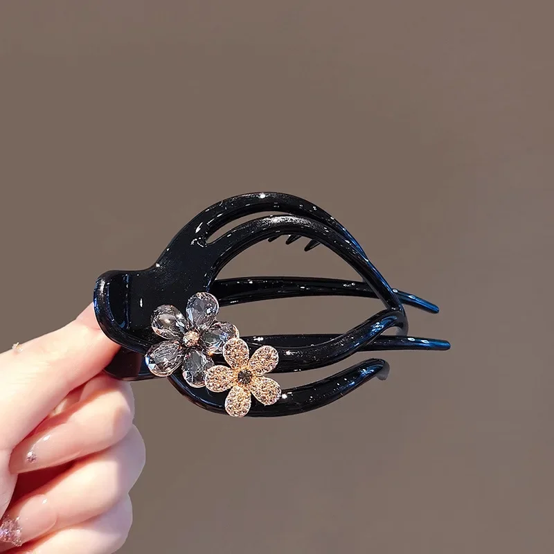 Elegante Strass-Blume, große Haarspange, hochwertige Damen-Haarspange für die Hinterkopf, Temperament, rutschfeste Entenschnabel-Clips aus Acryl