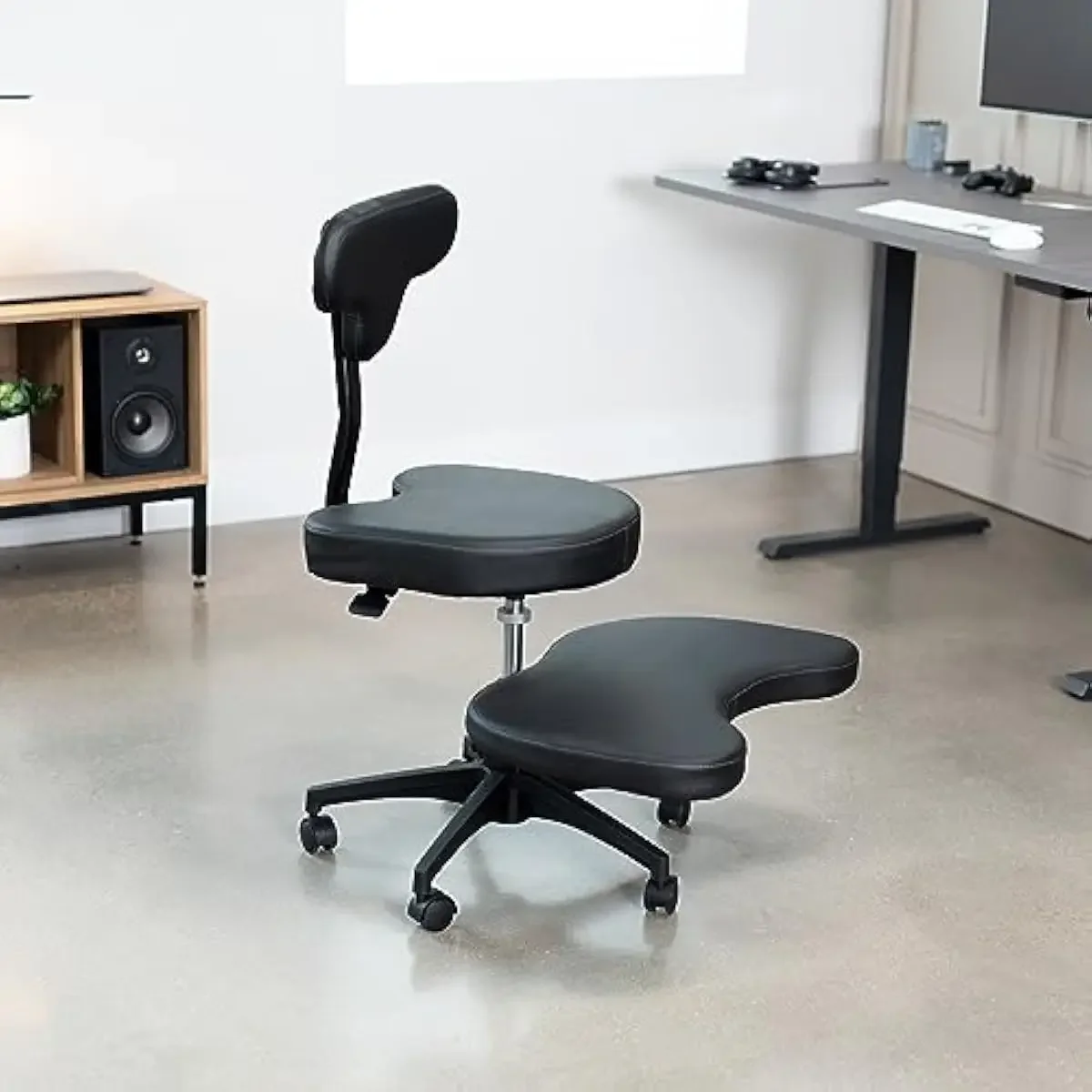 Ergonomic swivel chair with 360° rotation leg rest and adjustable height from 18.5 to 22 inches ideal for meditation yoga kneeli