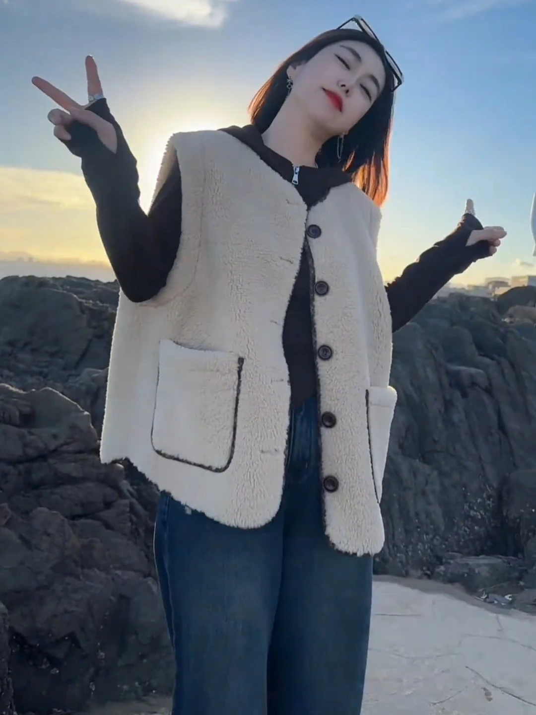 

Autumn Winter Double-Sided Wear Lamb Fur round Neck Vest Women's Korean Fashion Thickened Warm Design Sense Vest Jacket