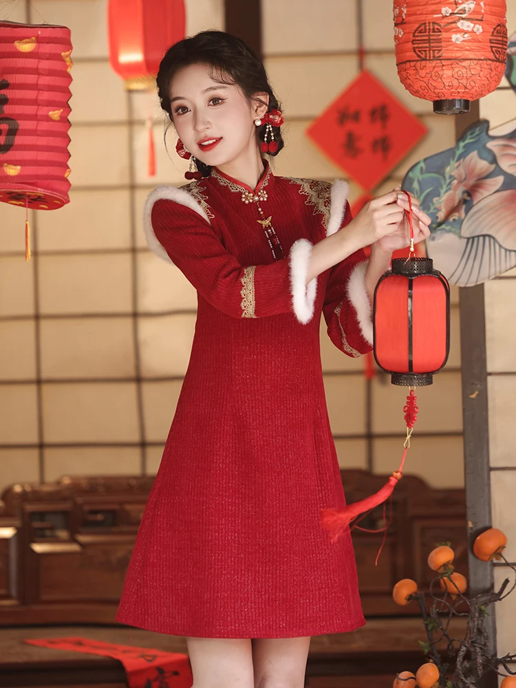 

Красное утепленное короткое ципао для женщин, зимняя одежда для новогодних посещений, традиционный китайский костюм для взрослых женщин, короткое ципао