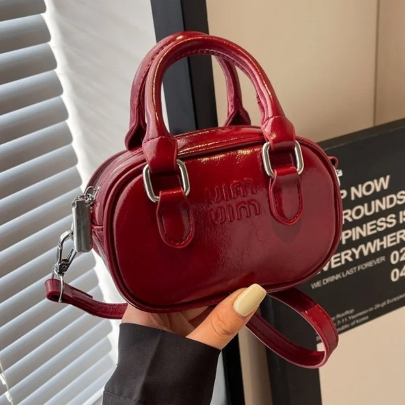 

Новые модные женские сумки для боулинга 2025 года, кофейная сумка через плечо, женские сумки и кошелек, высококачественная сумка-подушка из искусственной кожи