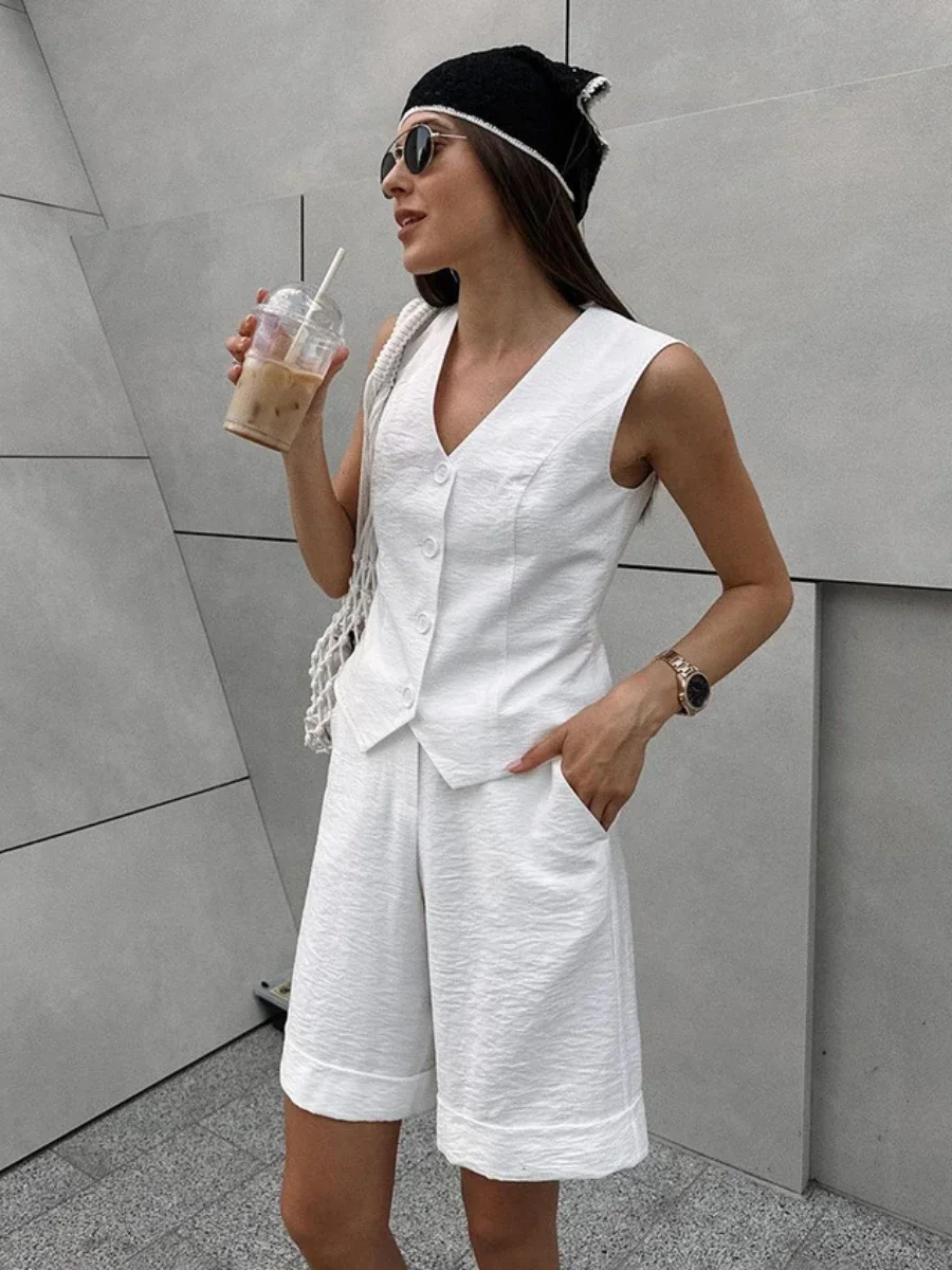 

Wolfeel Summer Women's V-neck Vest Shorts Two-Piece Set Fashionable Chic White Base Style Loose Shorts Suits Versatile