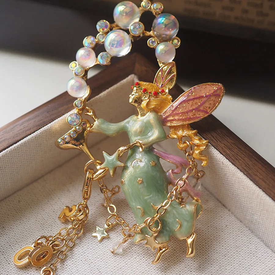 Baroque Vintage  Women Men Middle Angel Dazzel Bubbles Tassel Brooches Badges Retro Unisex Classic Enamel Pins Accessories