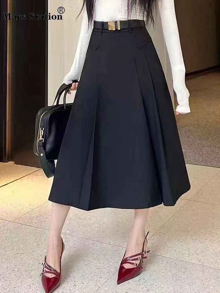 

Vintage solid color hardware belt pleated high waist skirt 2024 fall ladies new fashion all-matching loose A-line pompo skirt