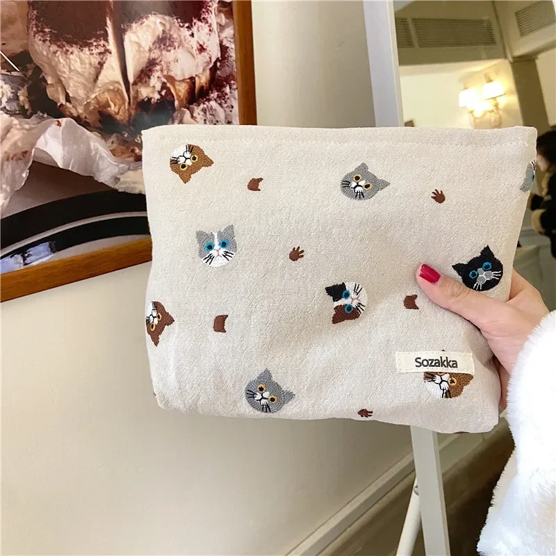 Cat Women Cosmetic Bag Cotton Cloth Makeup Pouch Hand Travel Bag Lipstick Organizer Cases Fashion Zipper Clutch Phone Purse