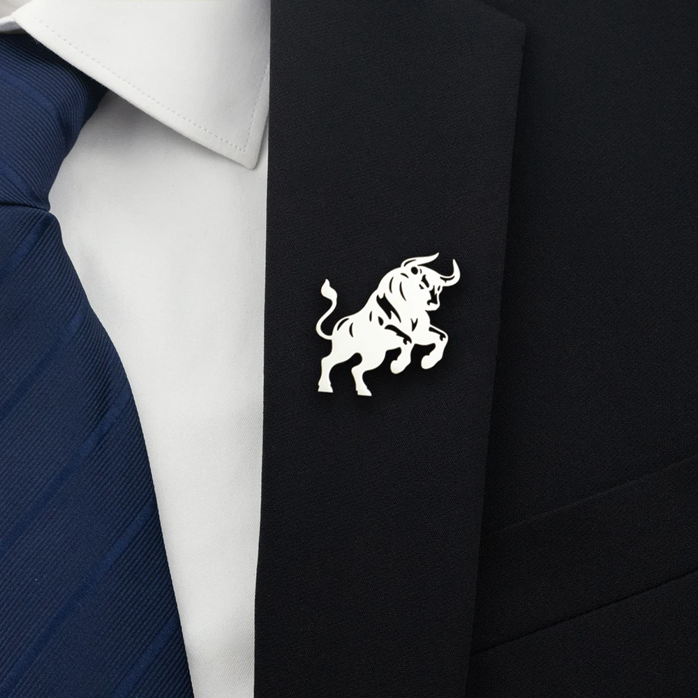 Изысканная брошь Bullfighting Knight из нержавеющей стали, позолоченный значок, мужской костюм, брошь с лацканами, модные ювелирные изделия, подарок