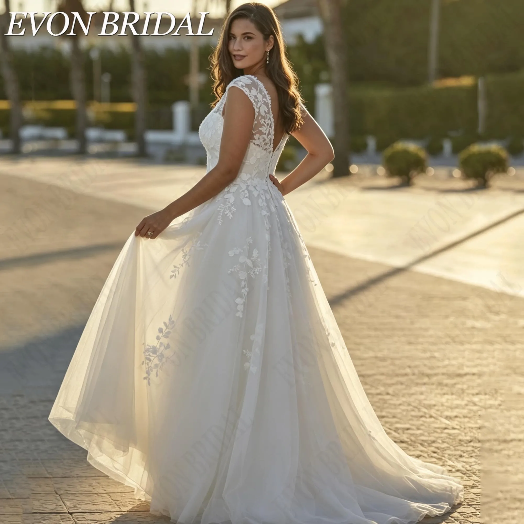 EVON BRIDAL Customized Lace Appliques Tulle Bride Dress Plus Size V-Neck Cap Sleeves Wedding Gown Simple A-Line Abito da sposa