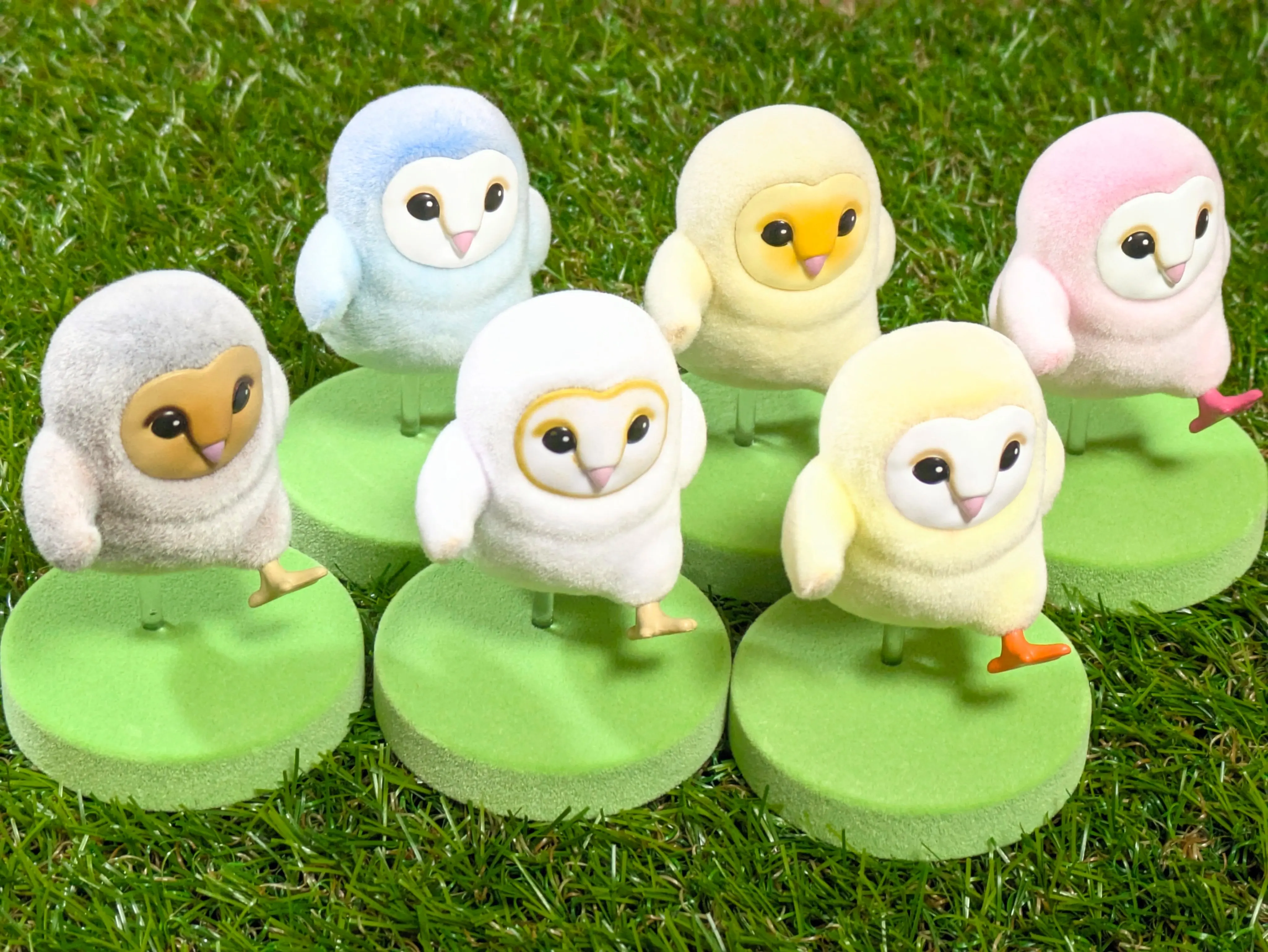 Qualia capsule toys cute Running Baby Barn Owl Stand Figure heart-shaped face flocked bird office desk study accompany figures