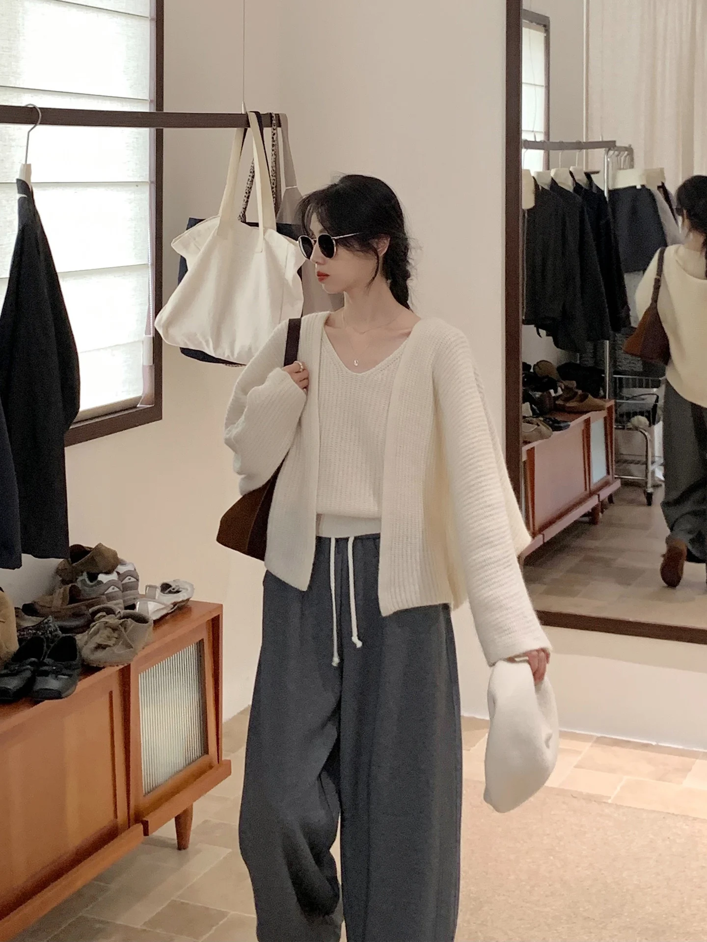 

Корейский вязаный кардиган-жилет и топ в комплекте для женщин: осенняя новинка, повседневный свободный крой, средней плотности, длинный рукав