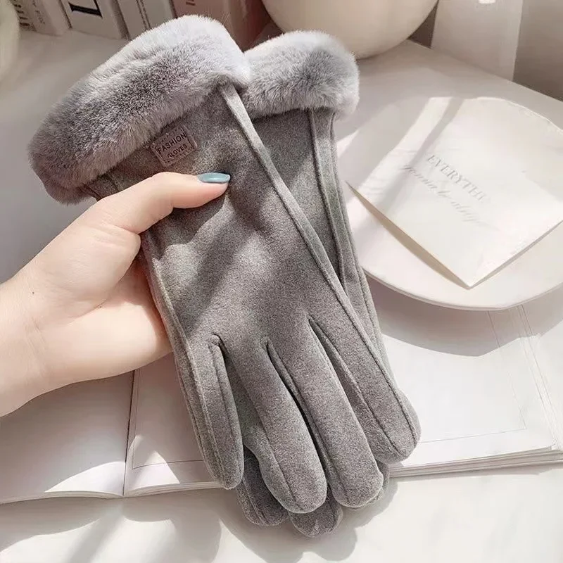 1/2Pair Comfortable beige touchscreen gloves with plush lining - providing thick and warm winter protection for outdoor leisure