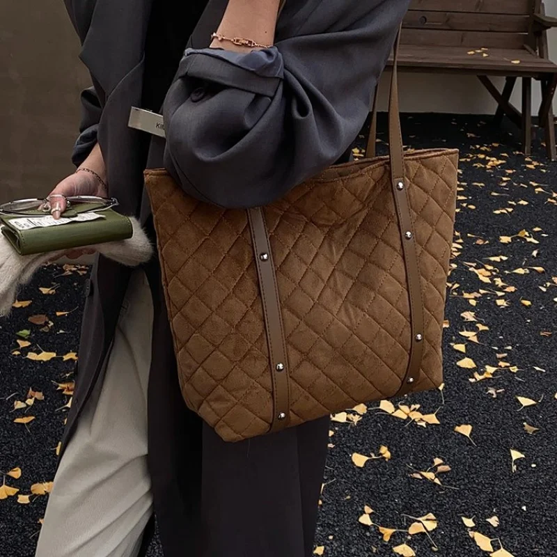 Tas Selempang Wanita Superior Terbuat Dari Kulit Bermotif Python Menampilkan Desain Bernapas Elegan Tallinn Trendy Luas Lembut untuk Gaya Sehari-hari