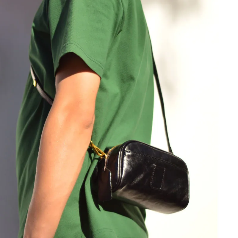 

AETOO Кожаная сумка-подушка через плечо, женская маленькая квадратная булочка, верхний слой из воловьей кожи, сумка через плечо в иностранном стиле, винтажная сумка растительного дубления c