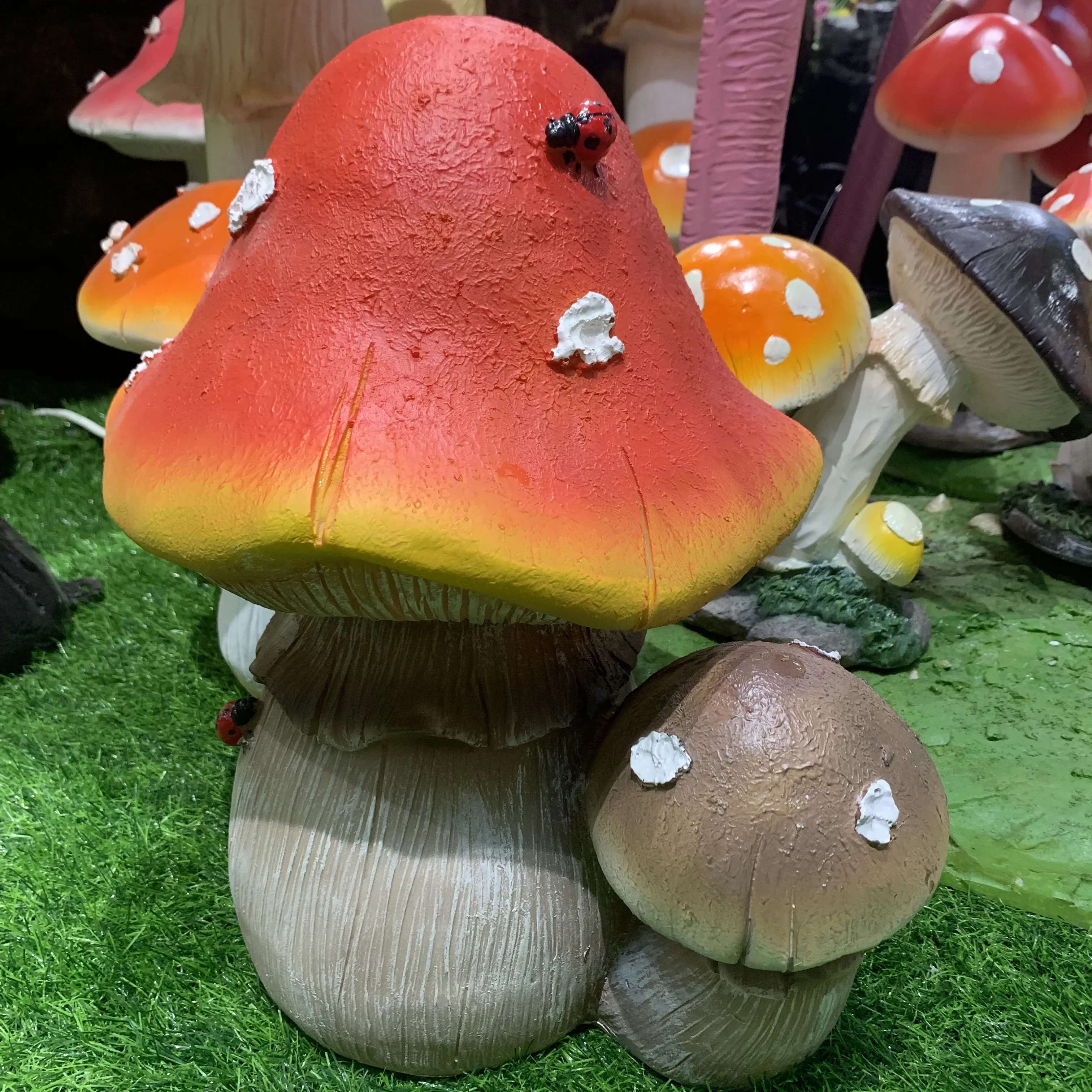 

# Outdoor Garden Simulation Mushroom Ornaments Plant Resin Sculpture Garden Dropshipping Courtyard Decoration