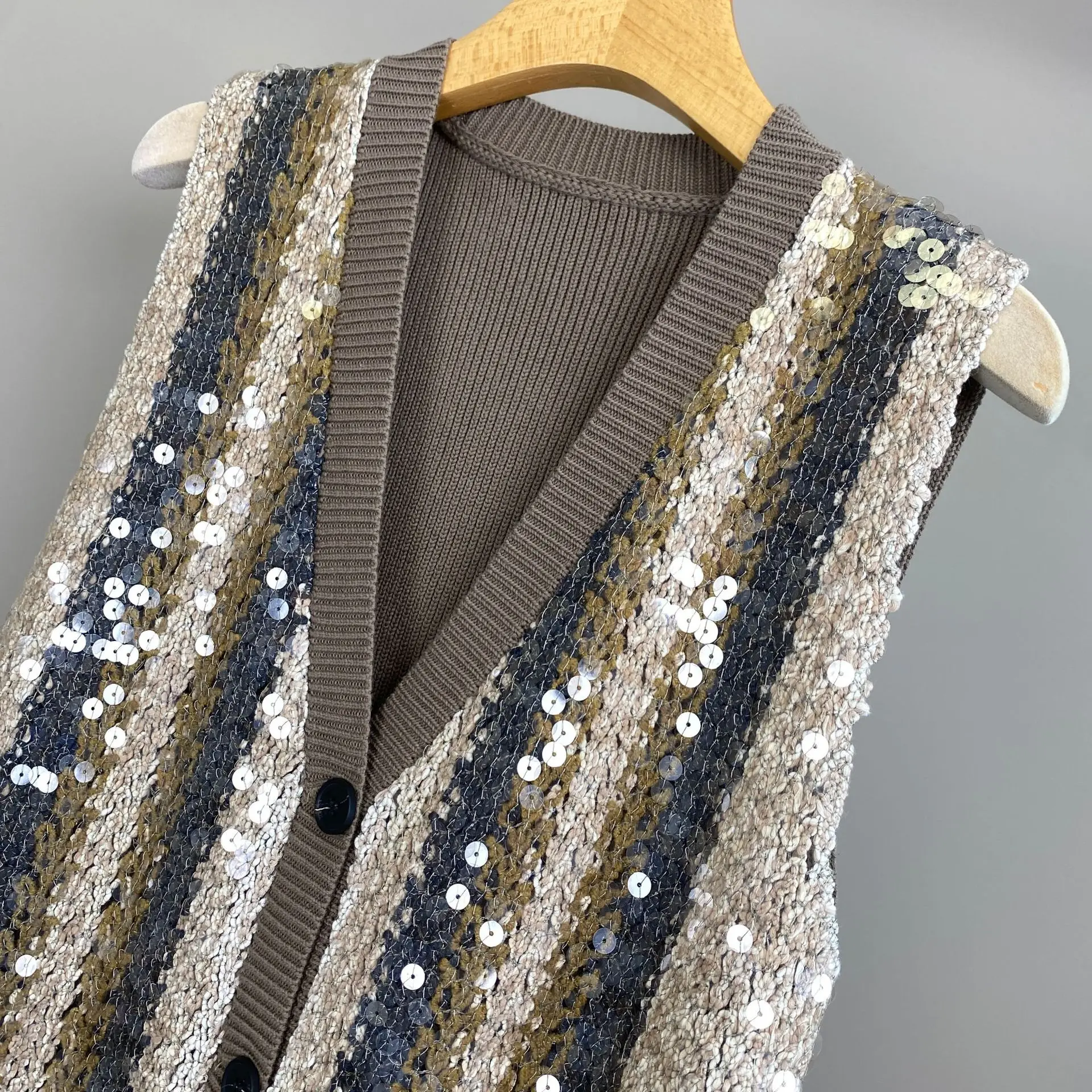 

2025 Autumn And Winter New Heavy Sequin V-Neck Single-Breasted Sleeveless Cardigan Fashionable Versatile Vest