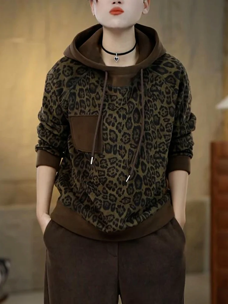 

Vintage Street Style Women's Sporty Casual Leopard Print Sweatshirt Wide Leg Pants Two Piece Set Spring 2026 Fashion