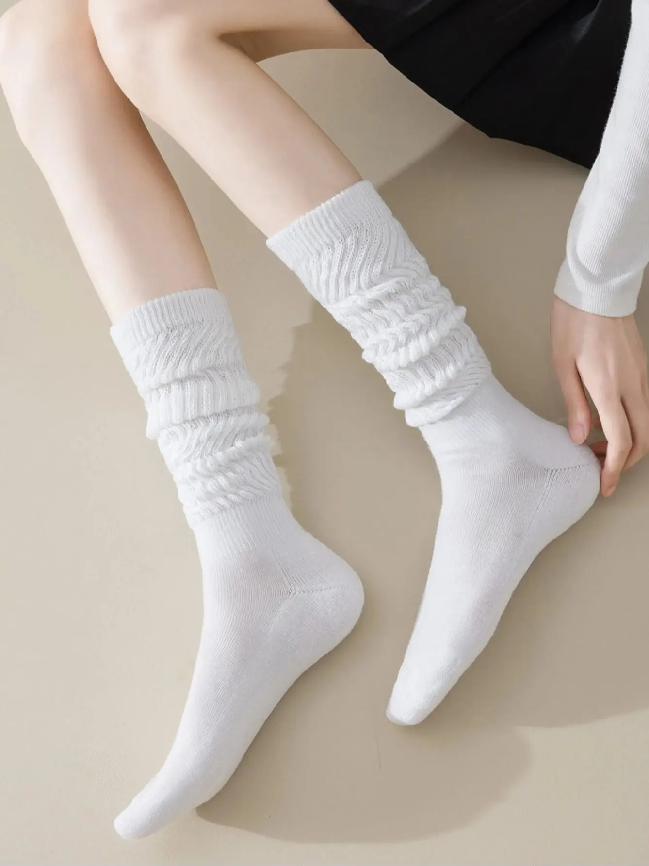 Gestapelte Socken, knielange Damensocken, plissiertes Design, dicke, flauschige Frotteesocken für Herbst und Winter, Lauf-, Fitness-, Sport- und Yoga-Socken. – Detail 7